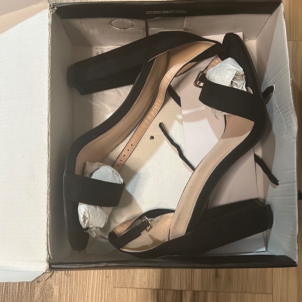 Size 9 black heels